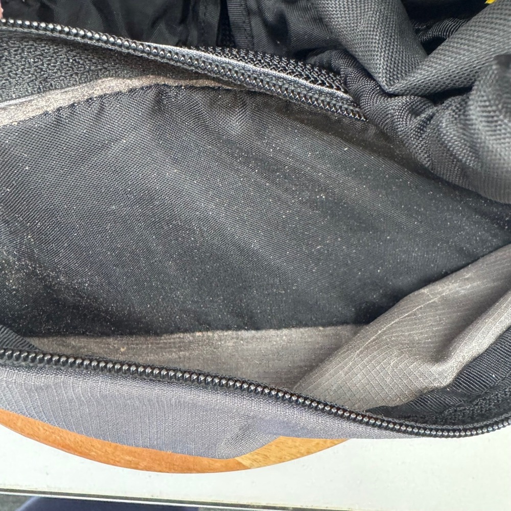 VTG‎ Nike Gym Bag Black Yellow Gray Duffel Travel School Sports Bag Retro Swoosh - Picture 10 of 14